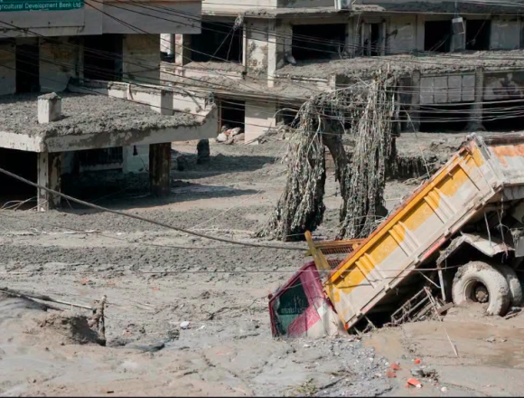 deslave 1 DESLAVE Y CRECIDA REPENTINA DE AGUA DEJA AL MENOS 95 MUERTOS Y CIENTOS DE DESAPARECIDOS ENTRE NEPAL Y TÍBET