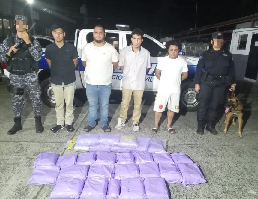 detenidos OPERACIÓN BARRIDO DEJA CUATRO CAPTURADOS Y 30 KILOGRAMOS DE DROGA INCAUTADOS