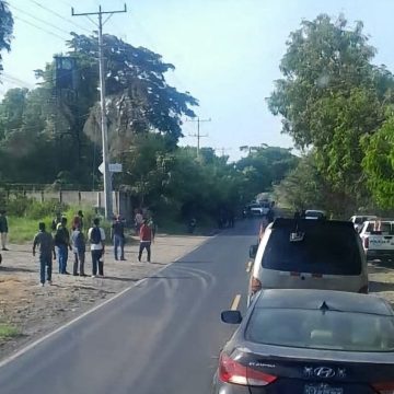 escena 1 HALLAN CUERPO SIN VIDA A LA ORILLA DE CARRETERA EN SAN PEDRO MASAHUAT