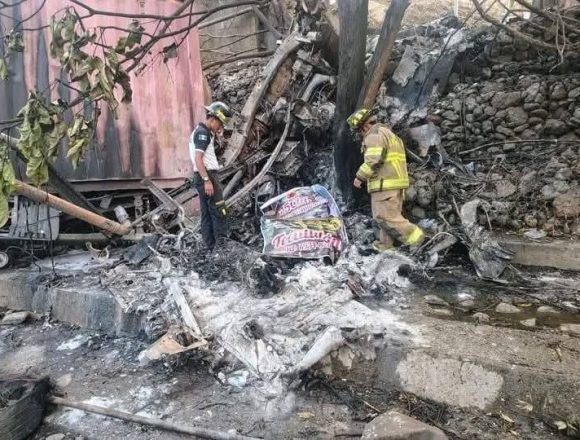 IDENTIFICAN A TRES FALLECIDOS Y CUATRO HERIDOS TRAS MÚLTIPLE COLISIÓN EN GUATEMALA