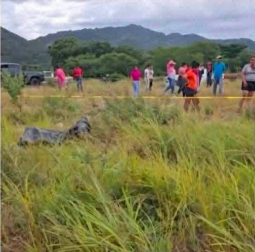 hondu 1 ENCUENTRAN SIN VIDA A JOVEN A LA ORILLA DE UNA CARRETERA EN HONDURAS