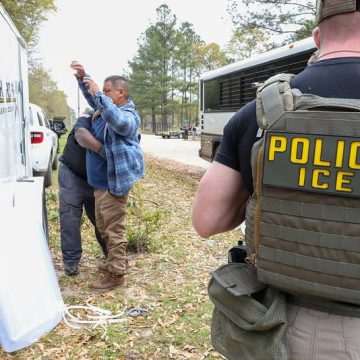 ie JULIO MARCA RÉCORD DE DETENCIONES MIGRATORIAS EN EE. UU. DESDE EL REGRESO DE TRUMP A LA PRESIDENCIA