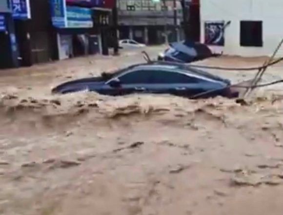 LLUVIAS HISTÓRICAS PROVOCAN SEVERAS INUNDACIONES EN COREA DEL SUR