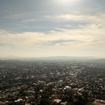 lluvias CALOR Y POSIBLES TORMENTAS AFECTARÁN A EL SALVADOR ESTE JUEVES