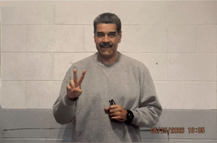 maduro 1 MADURO DESDE BROOKLYN: SONRISA, “V” DE VICTORIA Y MENSAJE DE “ESTAMOS FIRMES”