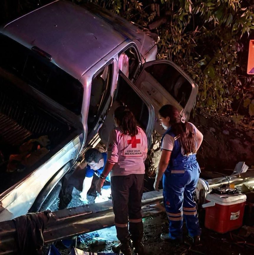 CINCO GUATEMALTECOS RESULTARON LESIONADOS EN ACCIDENTE EN LA “CURVA DE LA MUERTE” EN NAHULINGO