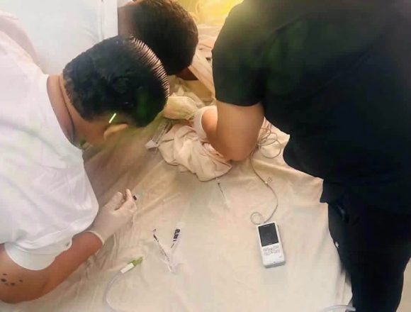 niño 1 NIÑO DE DOS AÑOS ES RESCATADO TRAS PRESUNTO INCIDENTE EN UNA PILA EN YORO