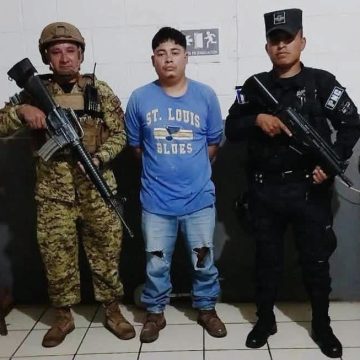 CAPTURAN A PRESUNTO INTEGRANTE DE LA MS-13 QUE VIAJABA COMO COPILOTO EN VEHÍCULO CON PLACAS GUATEMALTECAS