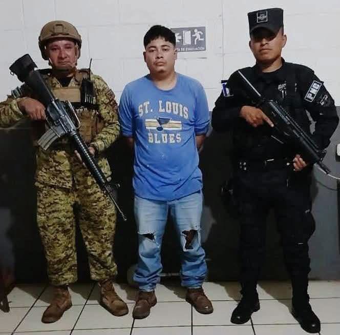pandi CAPTURAN A PRESUNTO INTEGRANTE DE LA MS-13 QUE VIAJABA COMO COPILOTO EN VEHÍCULO CON PLACAS GUATEMALTECAS