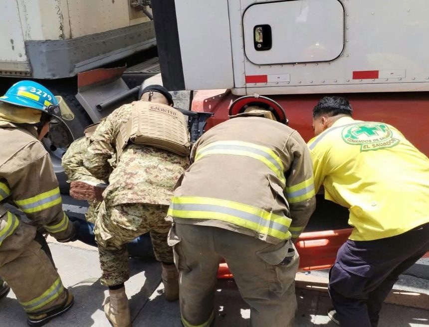 HOMBRE FALLECE TRAS SER ATROPELLADO POR UNA RASTRA EN EL BULEVAR DEL EJÉRCITO