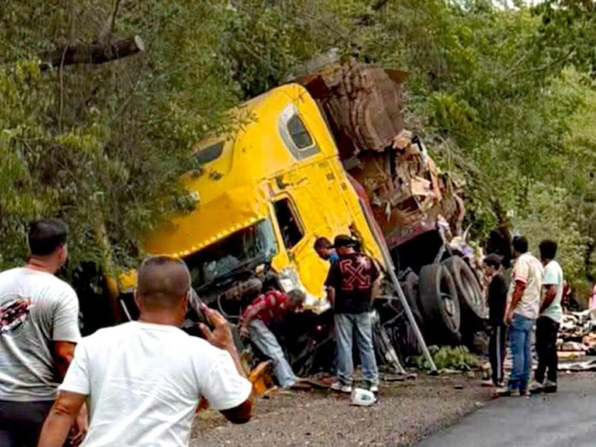 rastra 2 MUERE CONDUCTOR DE FURGÓN TRAS APARATOSO ACCIDENTE EN LA RUTA MILITAR, CERCA DE JOCORO