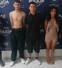tres 1 PNC CAPTURA A DOS HOMBRES Y UNA MUJER POR PRESUNTA POSESIÓN DE DROGA EN SAN MIGUEL