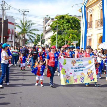 PEQUEÑOS PATRIOTAS DE SANTA ANA CENTRO CELEBRAN LA INDEPENDENCIA CON DESFILE