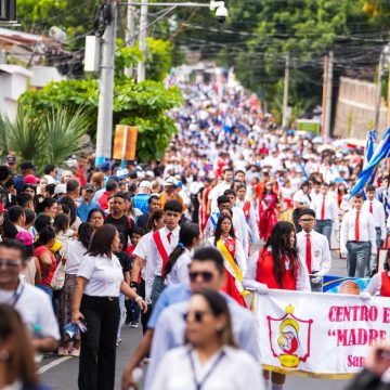 1 SANTA ANA CENTRO VIVIÓ LA GRAN FIESTA PATRIÓTICA DEL DESFILE DEL 15 DE SEPTIEMBRE