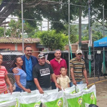 ABONO 1 ALCALDÍA DE SANTA ANA CENTRO ENTREGA ABONO A AGRICULTORES DE EL RANCHADOR