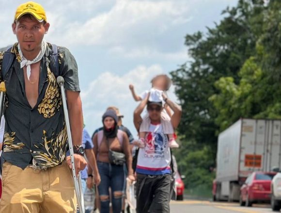 CARA CARAVANA MIGRANTE DE HONDUREÑOS “FE Y ESPERANZA” INGRESA A MÉXICO Y LLEGA A TAPACHULA