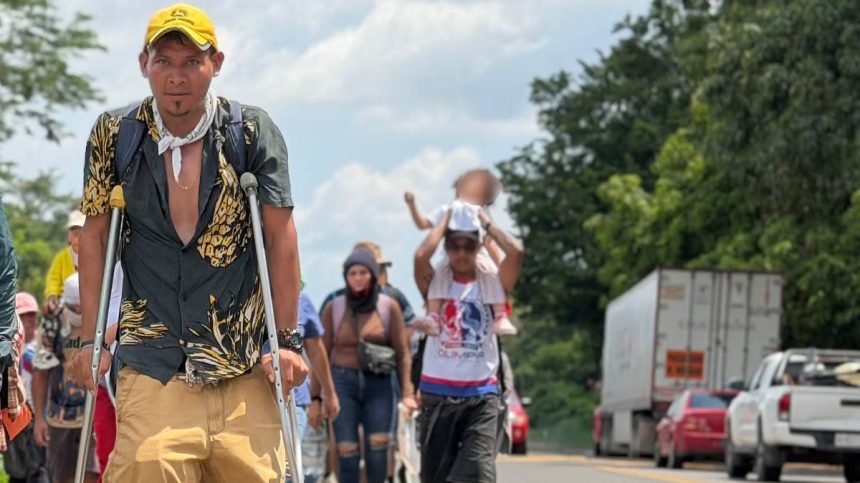 CARA CARAVANA MIGRANTE DE HONDUREÑOS “FE Y ESPERANZA” INGRESA A MÉXICO Y LLEGA A TAPACHULA