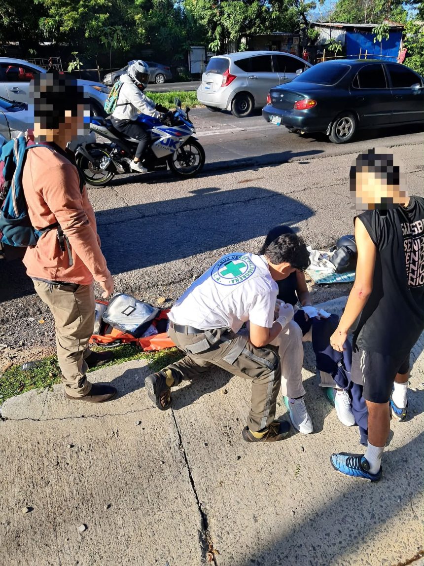 DOS MOTOCICLISTAS RESULTAN LESIONADAS EN DOS ACCIDENTES REGISTRADOS EN DIFERENTES CARRETERAS
