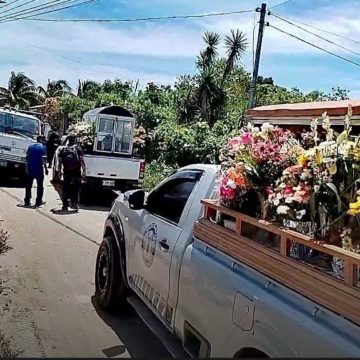 FAMILIARES Y AMIGOS DESPIDEN A ESPOSOS FALLECIDOS EN ACCIDENTE EN SANTA ANA