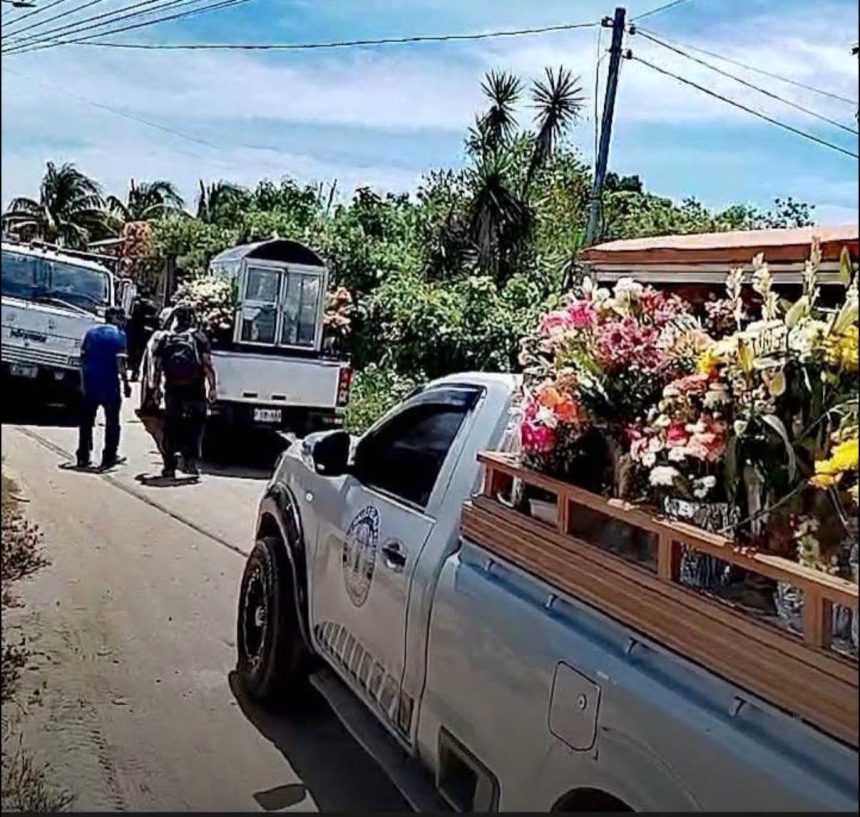 FAMILIARES Y AMIGOS DESPIDEN A ESPOSOS FALLECIDOS EN ACCIDENTE EN SANTA ANA