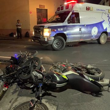 EN SANTA ANA TRES PERSONAS RESULTAN LESIONADAS TRAS ACCIDENTE ENTRE DOS MOTOCICLETAS