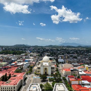 EL SALVADOR TENDRÁ UN MIÉRCOLES MUY CALUROSO CON LLUVIAS PUNTUALES