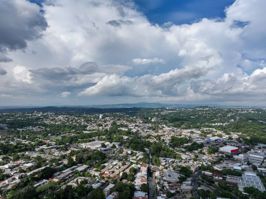 LLUVIAS Y TORMENTAS FUERTES SE ESPERAN ESTE DOMINGO EN EL SALVADOR