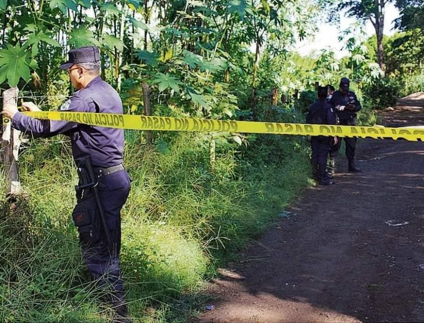 escena policia MUJER FALLECE TRAS SER AGREDIDA POR SU PAREJA EN TEOTEPEQUE; ÉL TAMBIÉN MURIÓ