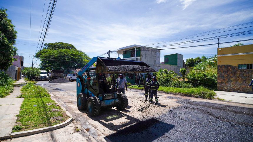 ALCALDÍA DE SANTA ANA CENTRO AVANZA CON TRABAJOS DE MEJORA VIAL