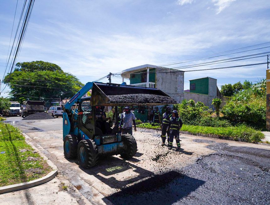 gus 1 ALCALDÍA DE SANTA ANA CENTRO AVANZA CON TRABAJOS DE MEJORA VIAL