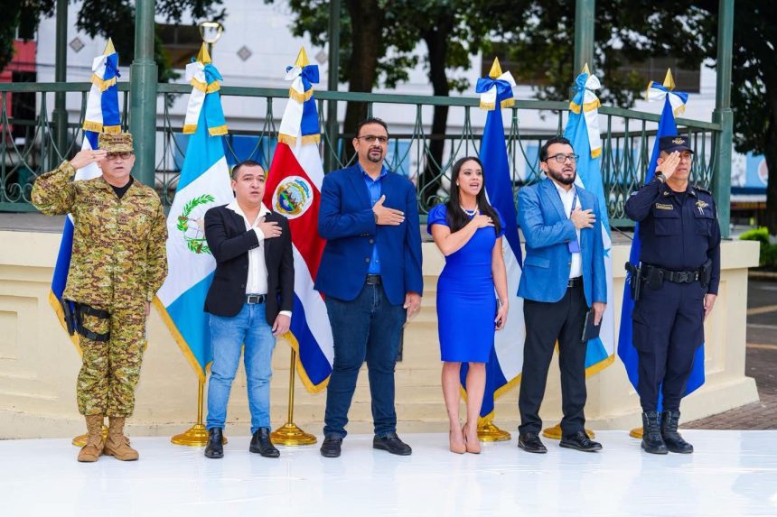 gus 4 ALCALDE DE SANTA ANA CENTRO PARTICIPA EN INAUGURACIÓN DEL MES CÍVICO