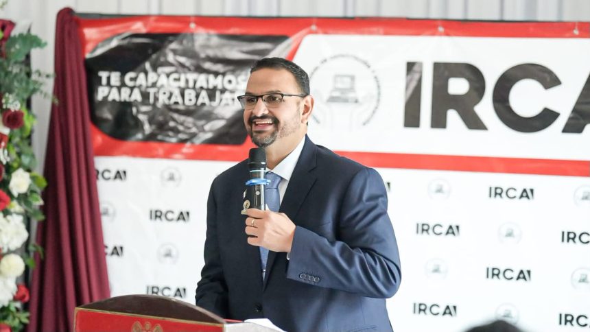 ALCALDE DE SANTA ANA CENTRO PARTICIPA EN GRADUACIÓN DE TÉCNICOS VOCACIONALES DEL IRCA