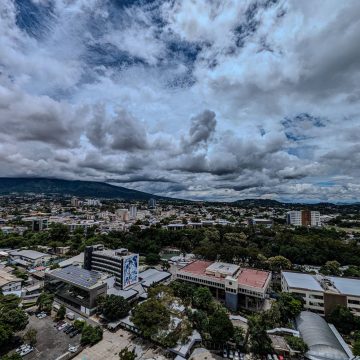 PRONOSTICAN LLUVIAS Y TORMENTAS PARA ESTE JUEVES EN VARIOS SECTORES DE EL SALVADOR