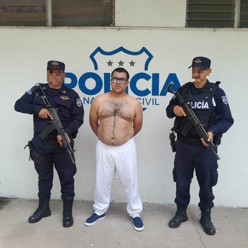 loco CAPTURAN EN EL SALVADOR A HOMBRE CON NOTIFICACIÓN ROJA POR TRES DELITOS
