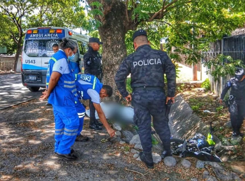 muerto 1 MOTOCICLISTA FALLECE TRAS PERCANCE VIAL EN LA CARRETERA PANAMERICANA EN SAN MIGUEL