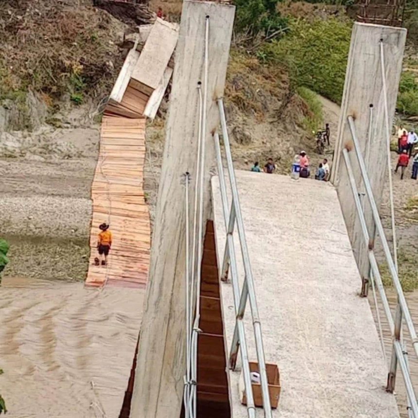 puente 1 PUENTE DE HAMACA COLAPSA DURANTE SU INAUGURACIÓN EN ESQUIPULAS DEL NORTE, OLANCHO,HONDURAS