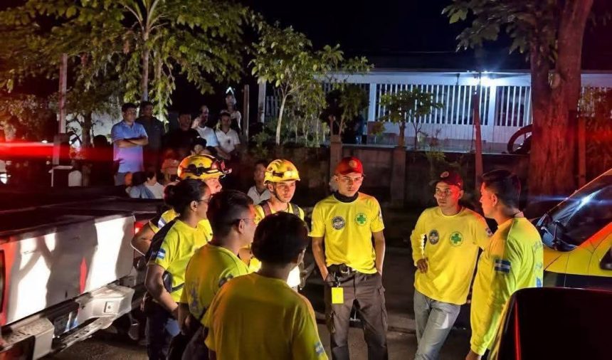 BUSCAN A PESCADOR ARRASTRADO POR UNA REPUNTA EN UN RÍO DE SONSONATE