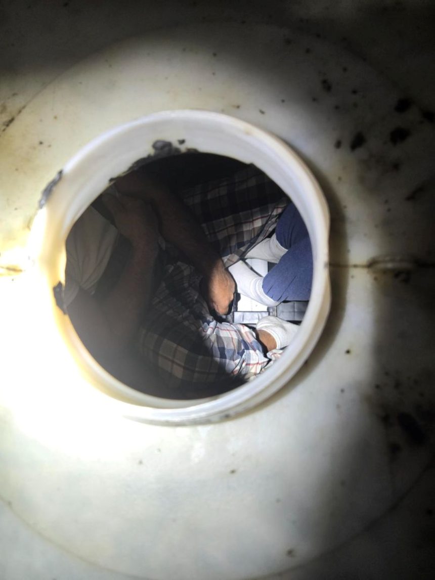 texas 1 RESCATARON A CUATRO MIGRANTES QUE ESTABAN ATRAPADOS DENTRO DE UN TANQUE DE AGUA EN TEXAS