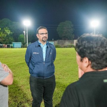 1 ALCALDÍA DE SANTA ANA CENTRO AVANZA EN LA ILUMINACIÓN DE CANCHA DEL REPARTO IVU LOS 44