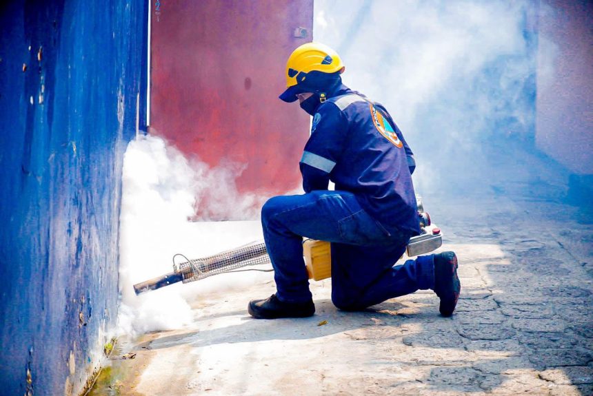 1 SANTA ANA CENTRO CONTINÚA JORNADAS DE FUMIGACIÓN EN COLONIAS DEL MUNICIPIO