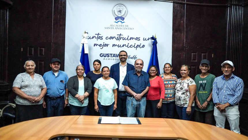SANTA ANA CENTRO ENTREGA EN COMODATO DOS TERRENOS PARA PROYECTO DE AGUA POTABLE