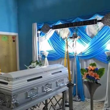 1 DESPIDEN A NIÑO DE 6 AÑOS QUE MURIÓ EN ATAQUE CONTRA SU FAMILIA EN CIUDAD BARRIOS