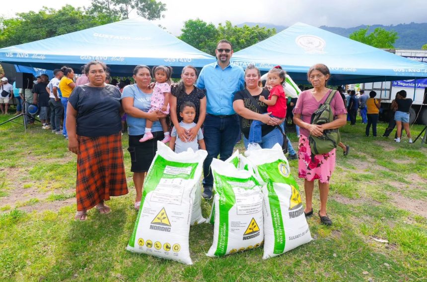 ABONO 1 ALCALDÍA DE SANTA ANA CENTRO ENTREGA INSUMOS AGRÍCOLAS A MÁS DE 500 PRODUCTORES DE PLANES DE LA LAGUNA