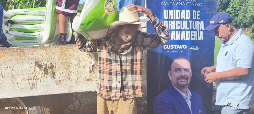 ALCALDE DE SANTA ANA CENTRO BRINDA APOYO A PRODUCTORES AGRÍCOLAS DE SEIS COMUNIDADES