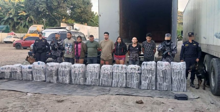 DROGA 1 PNC REPORTA INCAUTACIÓN DE 150,000 PORCIONES DE DROGA TRANSPORTADAS EN UN CAMIÓN Y DOS VEHÍCULOS