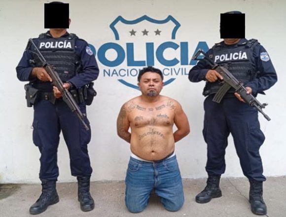 ICE 1 ICE DEPORTÓ A SALVADOREÑO SEÑALADO COMO INTEGRANTE DE LA MS-13 Y CON VARIAS CONDENAS