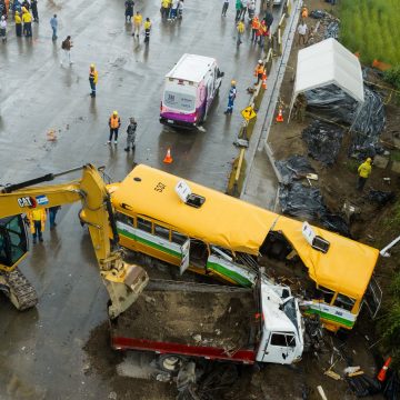 FAMILIARES REPORTAN EXTRAVÍO DE DOCUMENTOS Y CELULARES TRAS ACCIDENTE EN LOS CHORROS