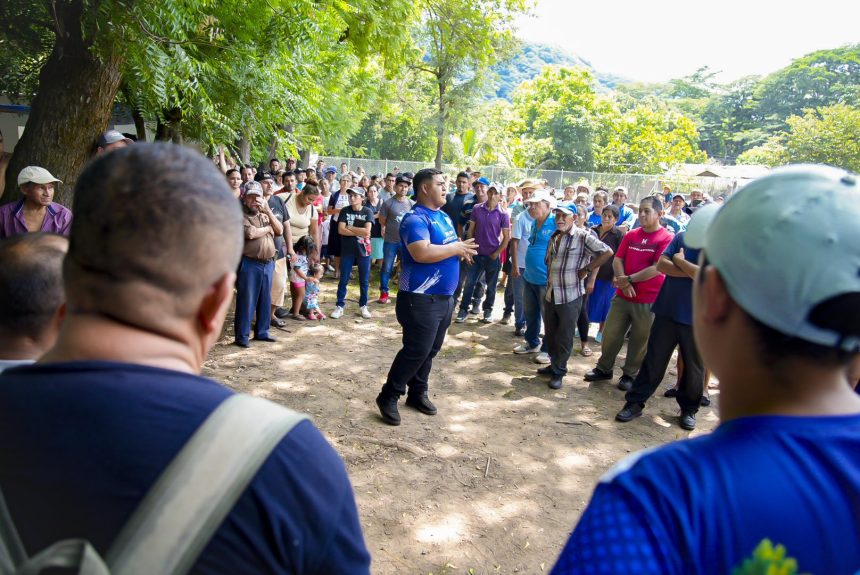abono 1 ALCALDÍA DE SANTA ANA CENTRO ENTREGA INSUMOS AGRÍCOLAS A PRODUCTORES DEL CANTÓN LOS APOYOS