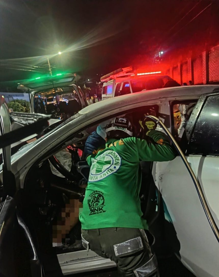 acci q UN HOMBRE RESULTA LESIONADO TRAS ACCIDENTE DE TRÁNSITO EN SANTA TECLA
