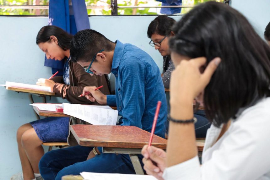 MÁS DE 14,000 ASPIRANTES REALIZAN PRUEBA DE ADMISIÓN DE LA UES